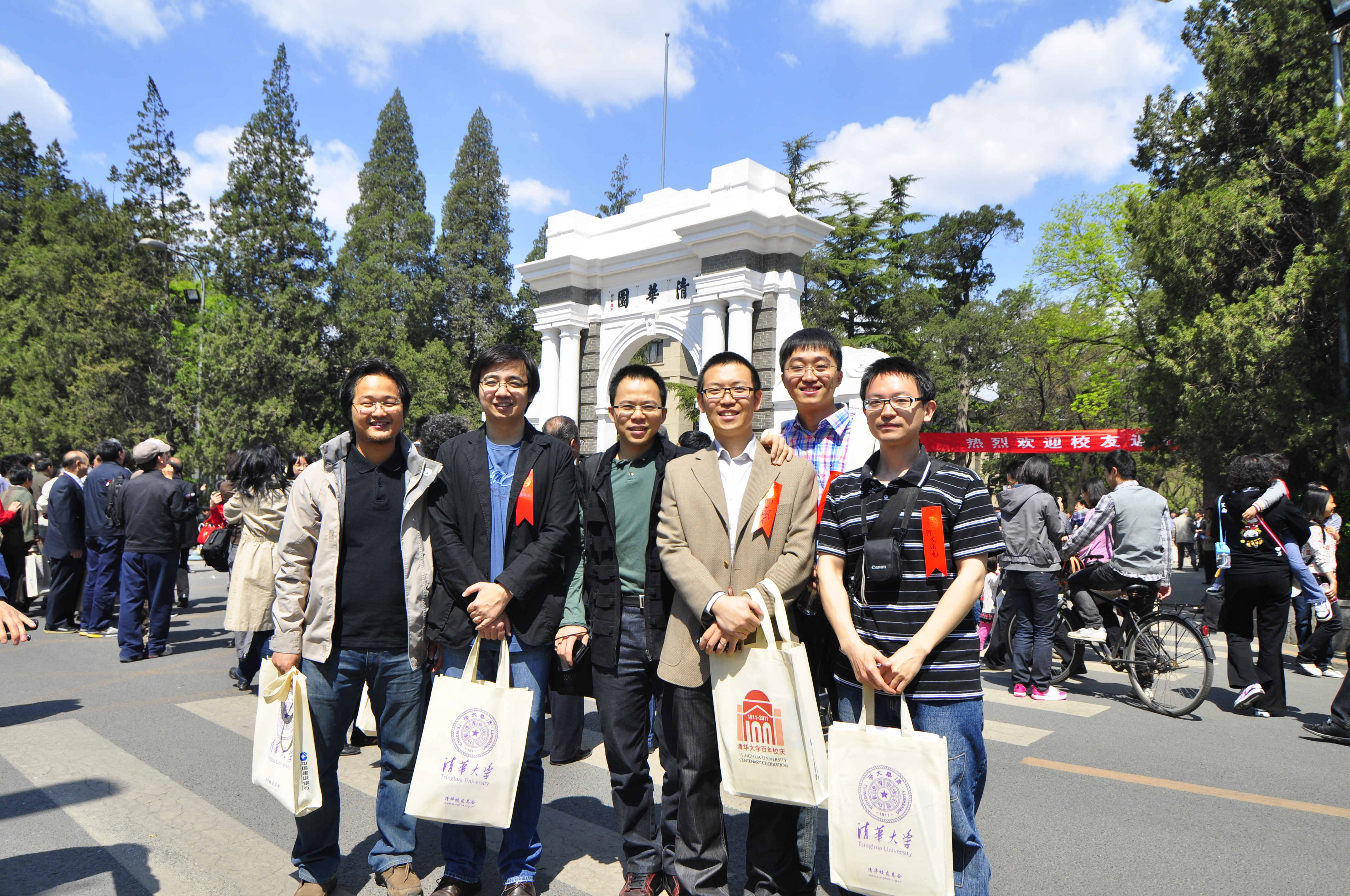 20250301-2011年黎皇兴参加米兰milan官方网站100周年校庆留念-图片-4.jpg