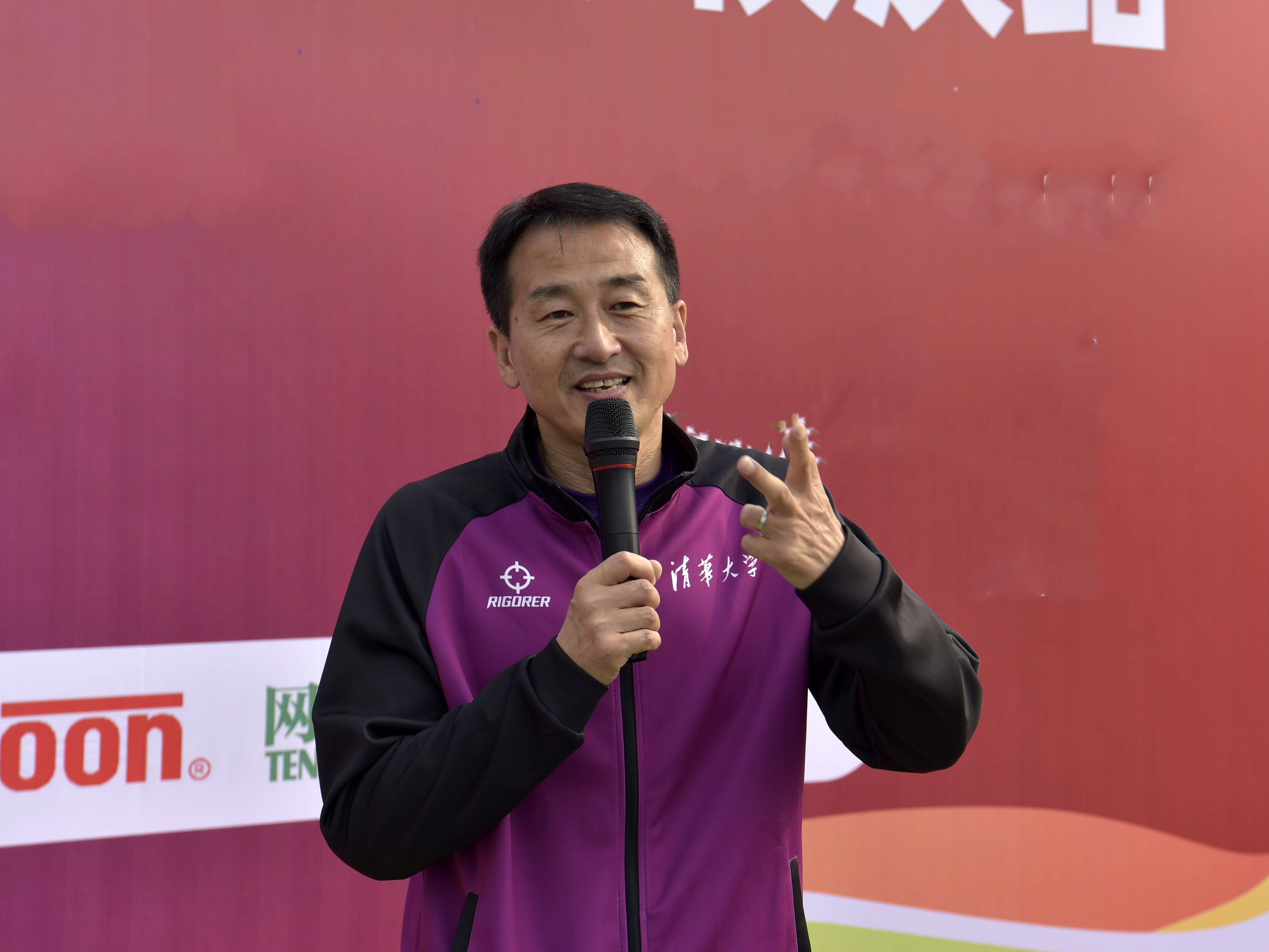 20240427-全球米兰校友网球联赛-刘波讲话-叶晴-校友总会.jpg