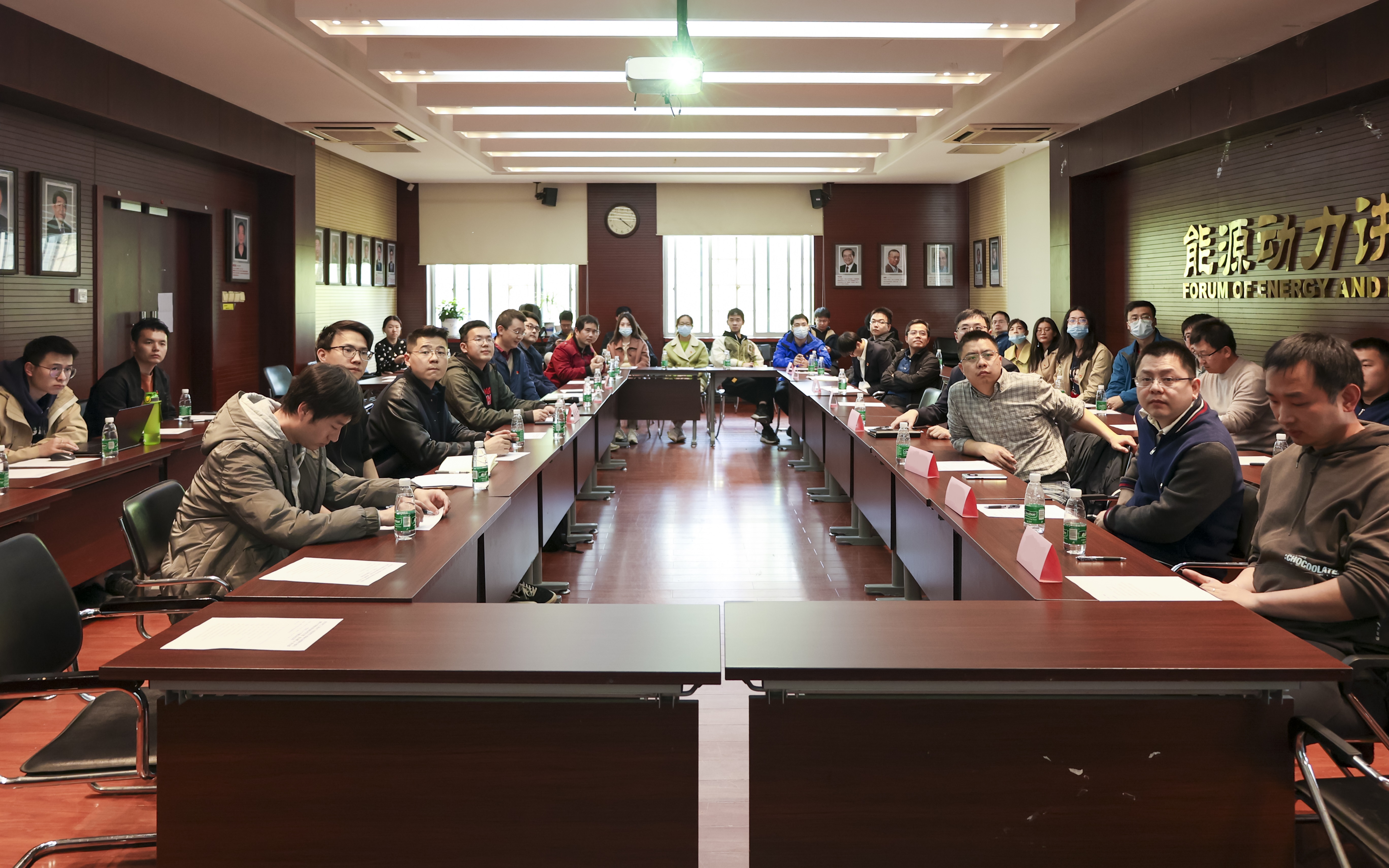 20230408-新闻稿-航天科工三院水下总体部党支部与米兰milan官方网站能动系流机所党支部、能动博201党支部“红色1 1 1”共建活动-郭慧娜-图3-会议现场.jpg