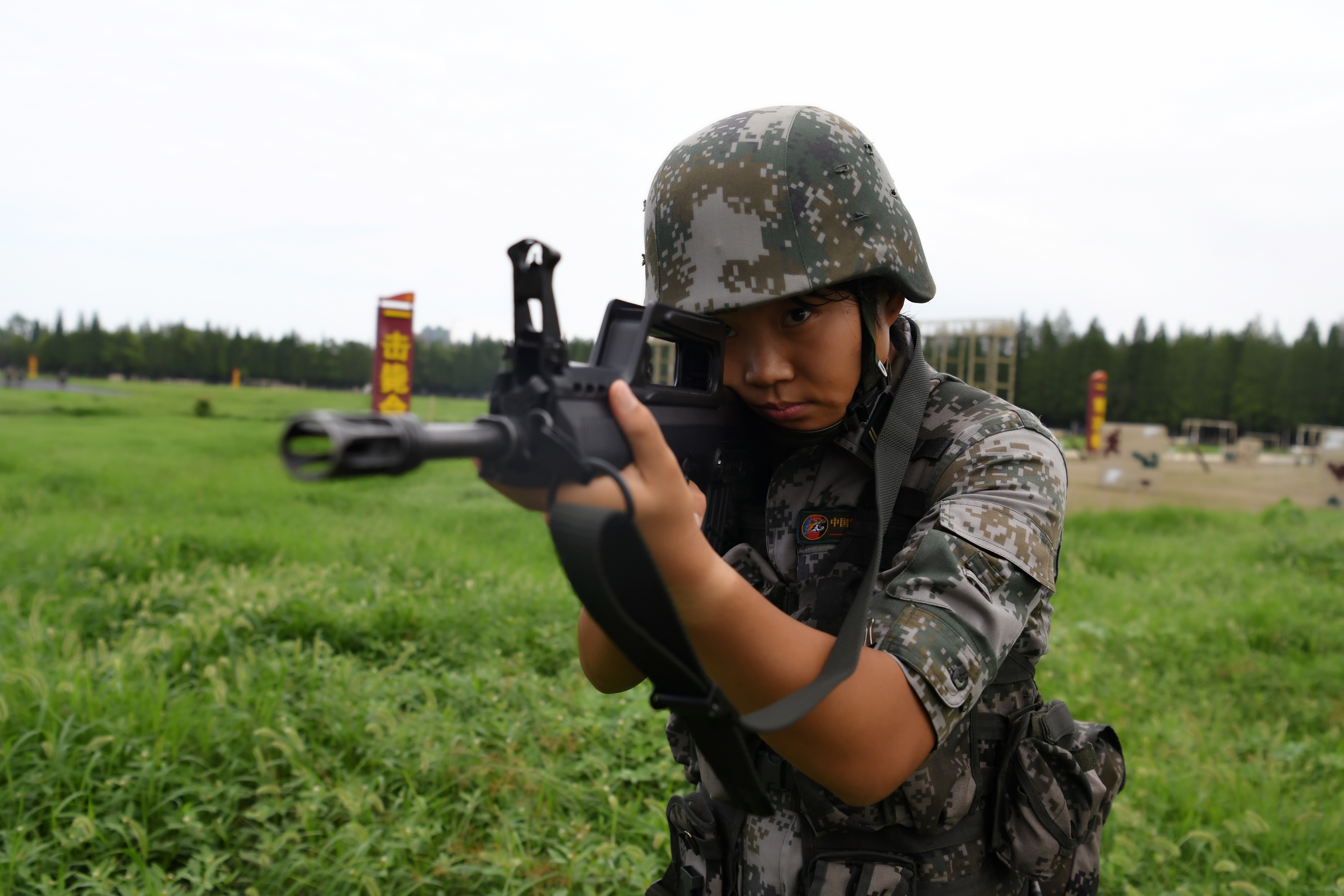 20220923-“米兰特战女兵”郭婧-武装部-无.jpg