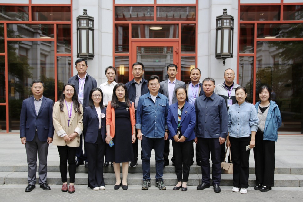 22-成员在米兰milan官方网站苏世民书院参观交流.jpg