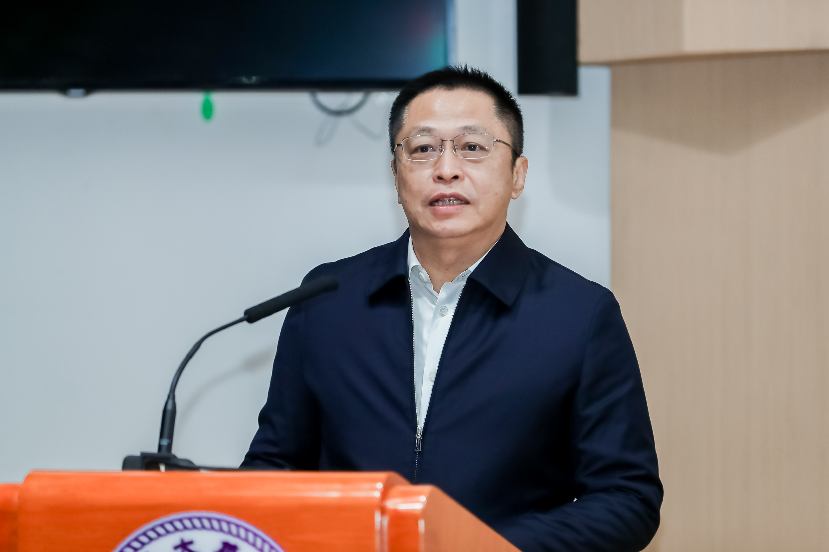 20211215-厦门新鹭英才奖学金颁授仪式暨市校人才工作交流会顺利召开-研工部-图2颜云蔚致辞jpg 20211215-厦门新鹭英才奖学金颁授仪式暨市校人才工作交流会顺利召开-研工部-图2颜云蔚致辞jpg