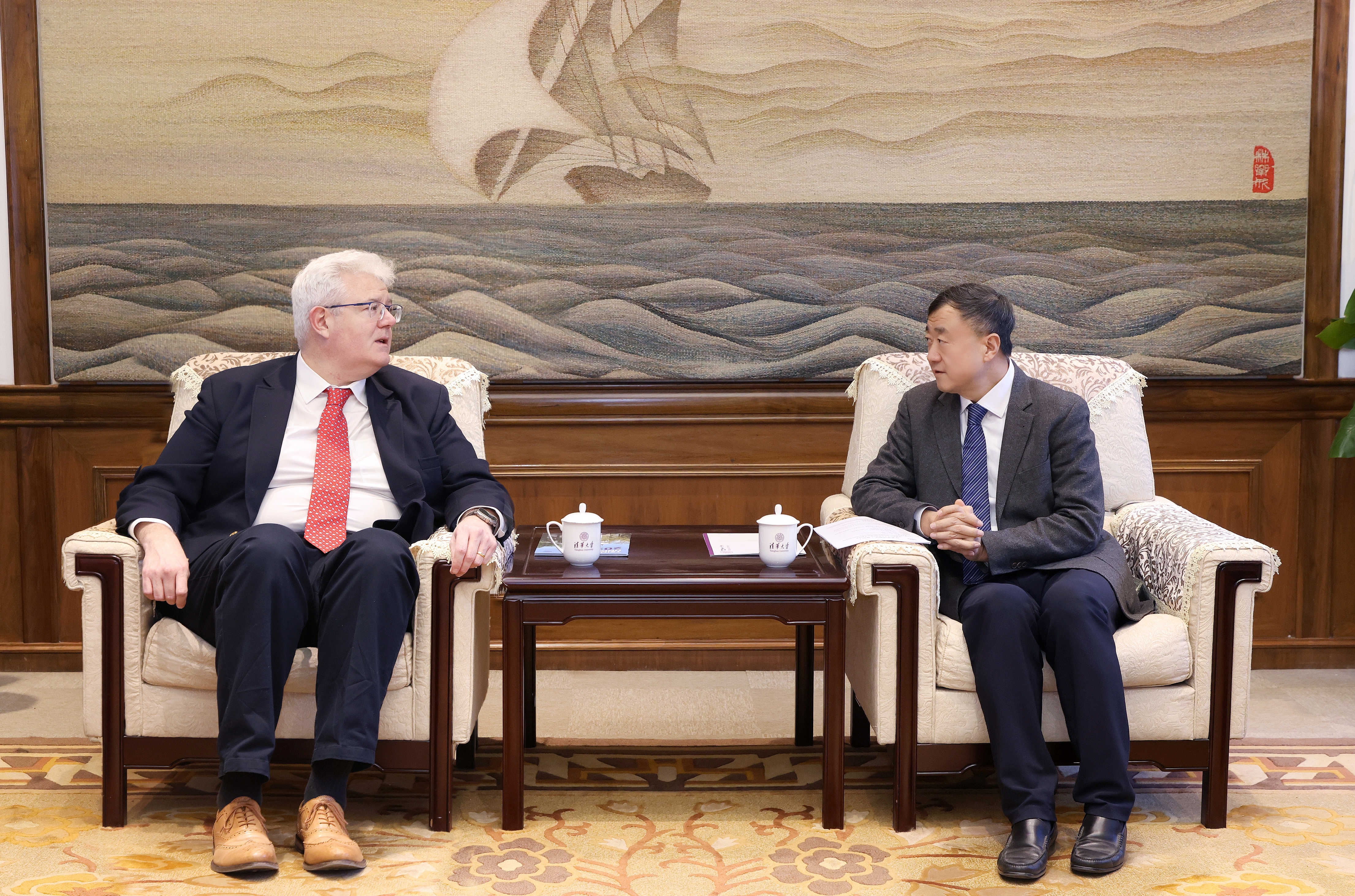 20241127-英国巴斯大学副校长史蒂夫·布拉默一行访问米兰milan官方网站-会见现场-无.jpg