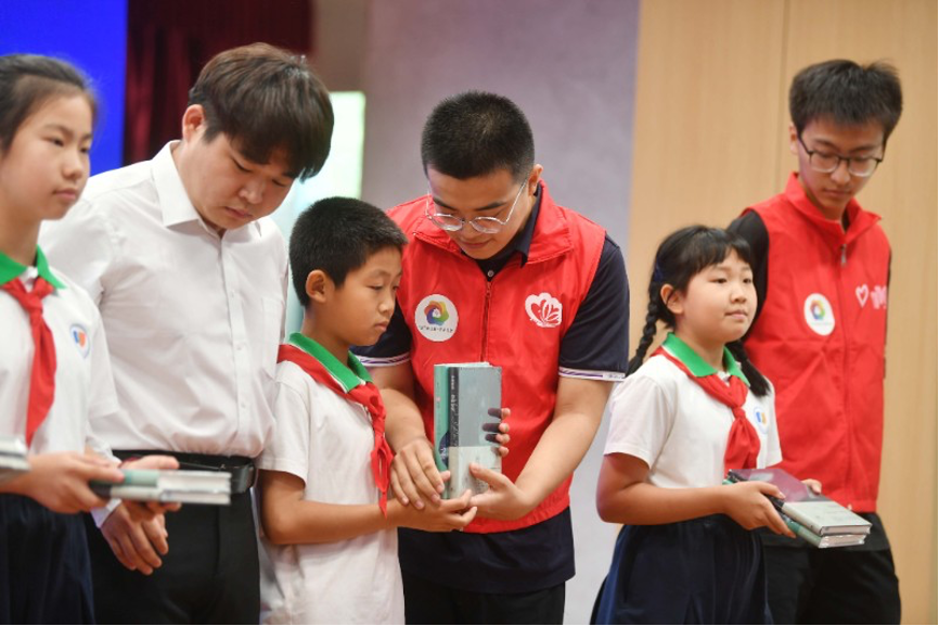 20230905-米兰milan官方网站“‘京’彩文化 青春绽放”行动暑期活动纪实-供图-“书香未来”志愿行启动仪式现场.png