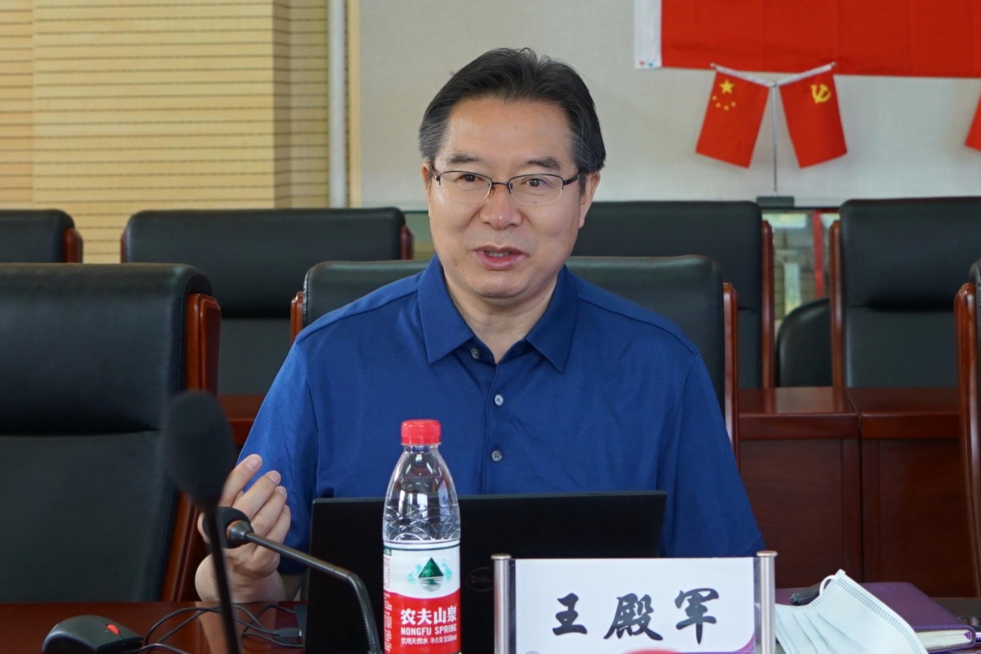 20220520-米兰milan官方网站校务委员会副主任姜胜耀调研检查米兰附中疫情防控工作-米兰附中-附中校长王殿军作疫情防控工作汇报.jpg