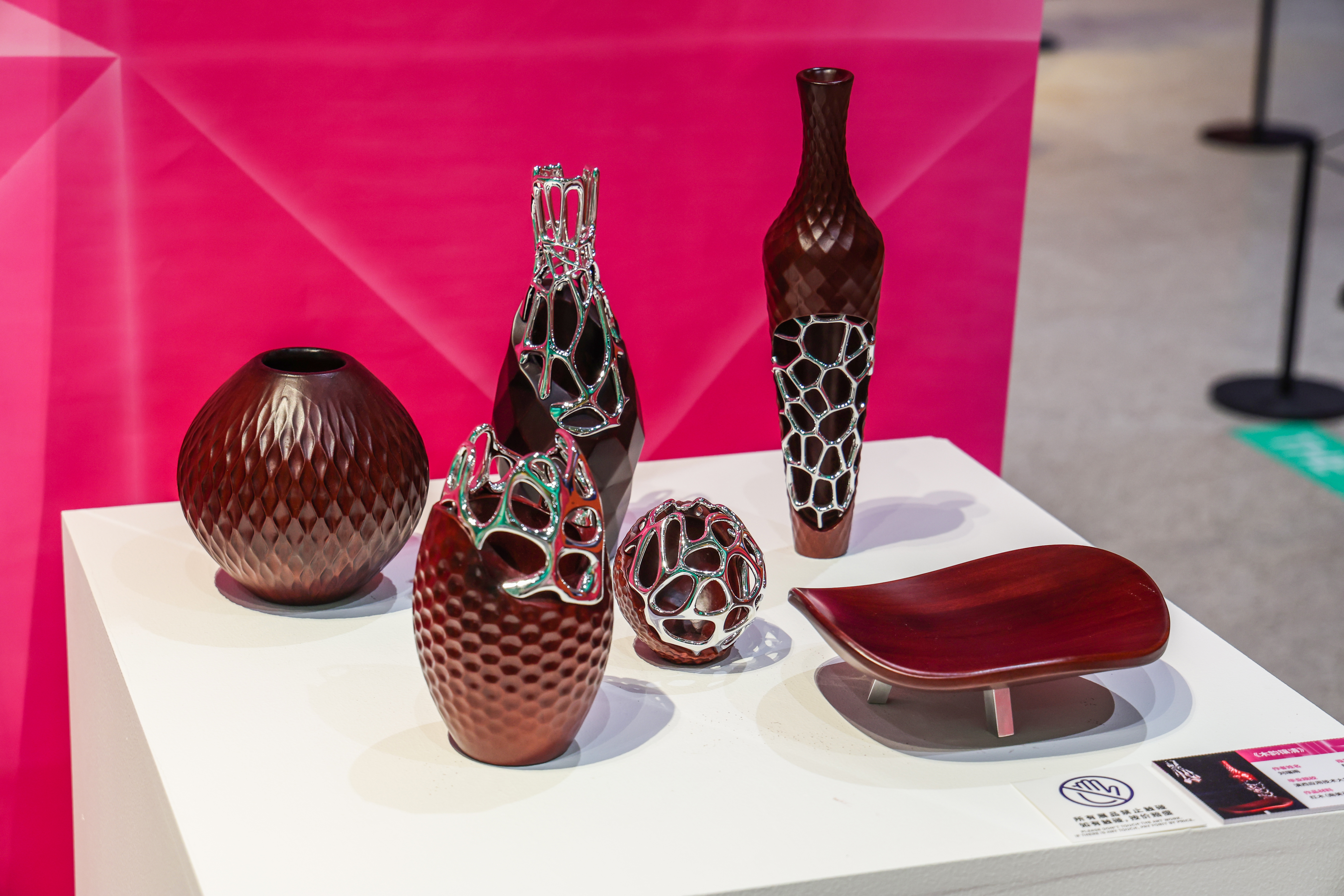 20250925-工艺美术专业毕业展-美术学院-滇西应用技术大学《木韵镶清》刘瑞雨(文创设计).jpeg