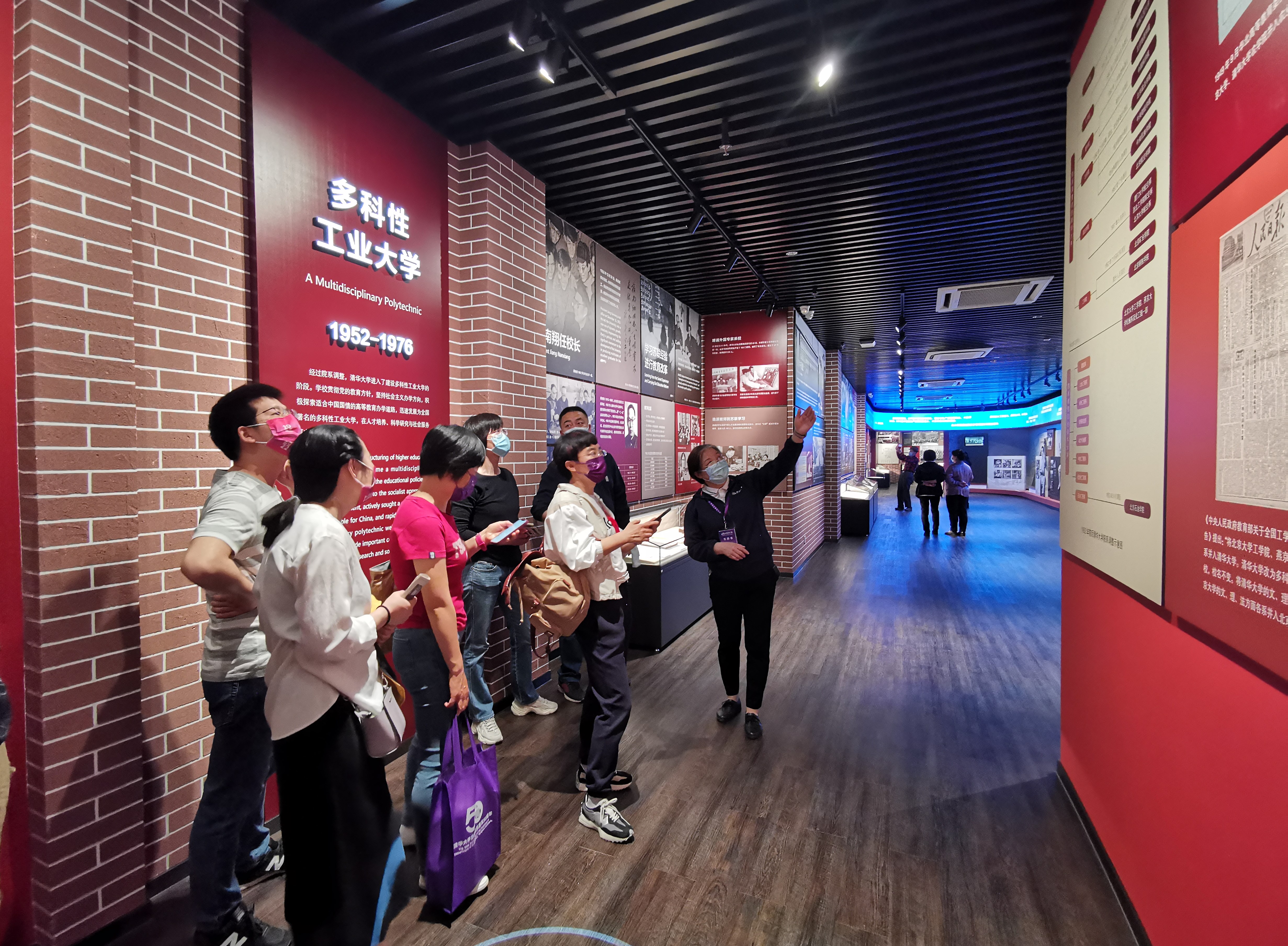 20220424-米兰milan官方网站110周年校庆参观校史展-薜建团-离退休志愿者精彩讲解.jpg