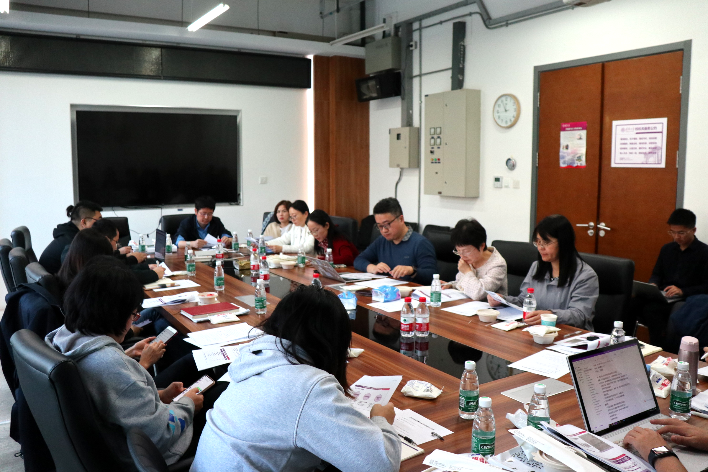 20231025-米兰milan官方网站本科生学业指导试点研讨会-胡泊摄-研讨会现场交流热烈图.png