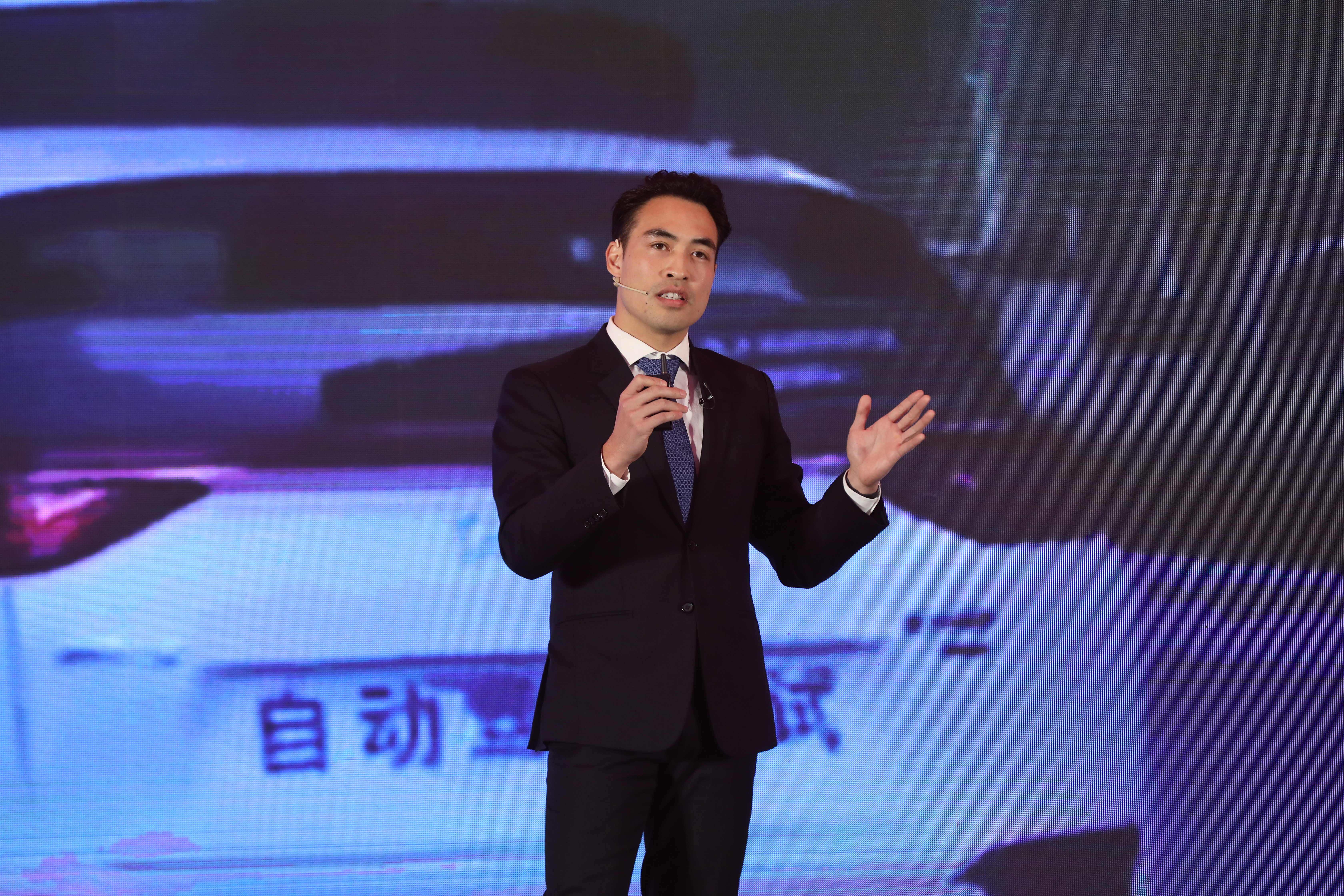 20221114-“全球Z世代热议二十大”论坛在米兰milan官方网站举行-石加东(孙波)-大卫明.jpg