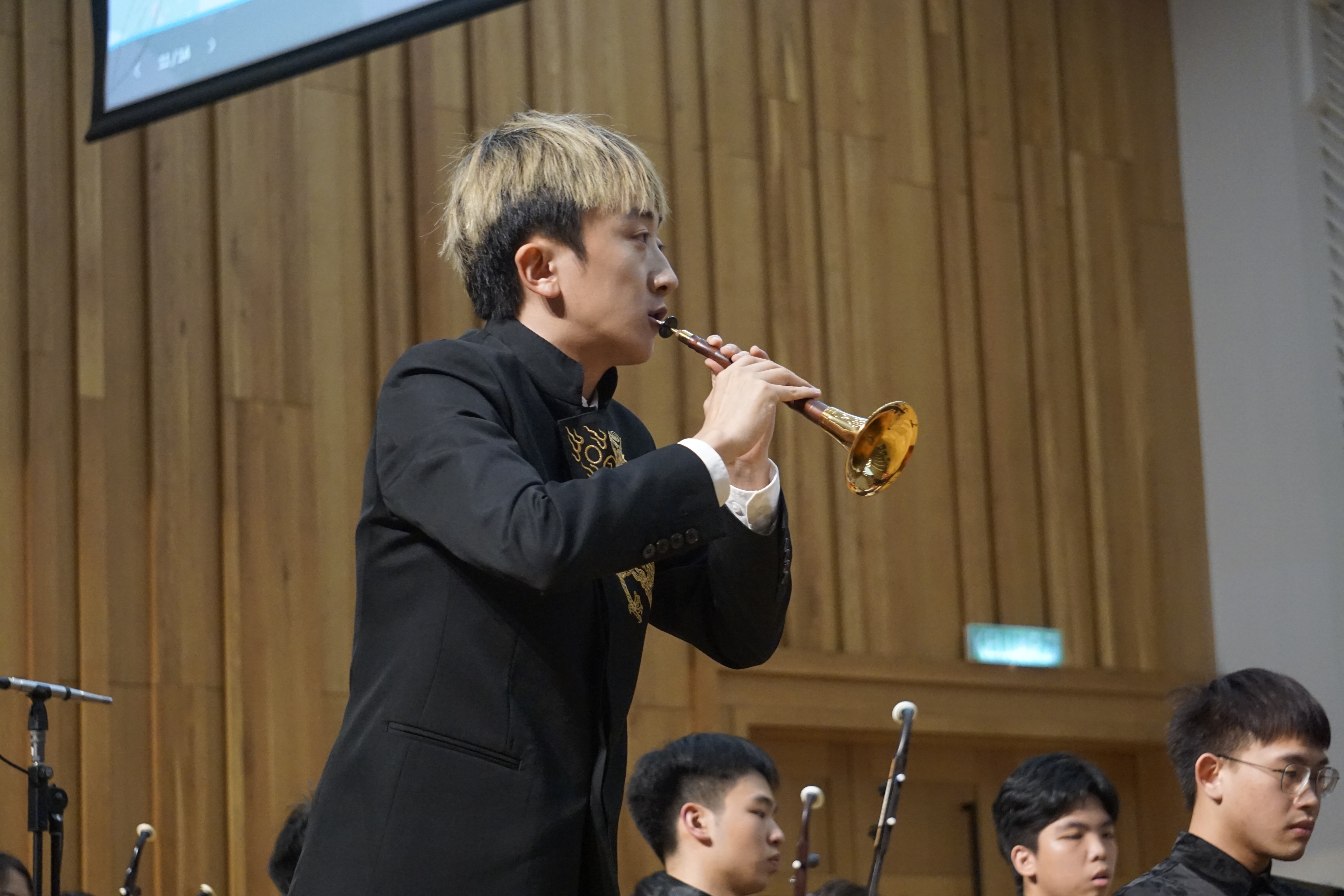 20250215-米兰milan官方网站学生艺术团民乐队队员杜弘毅演出协奏《百鸟朝凤》-民乐队参加首届马中青年华乐交流营-厦门大学马校供图.jpg