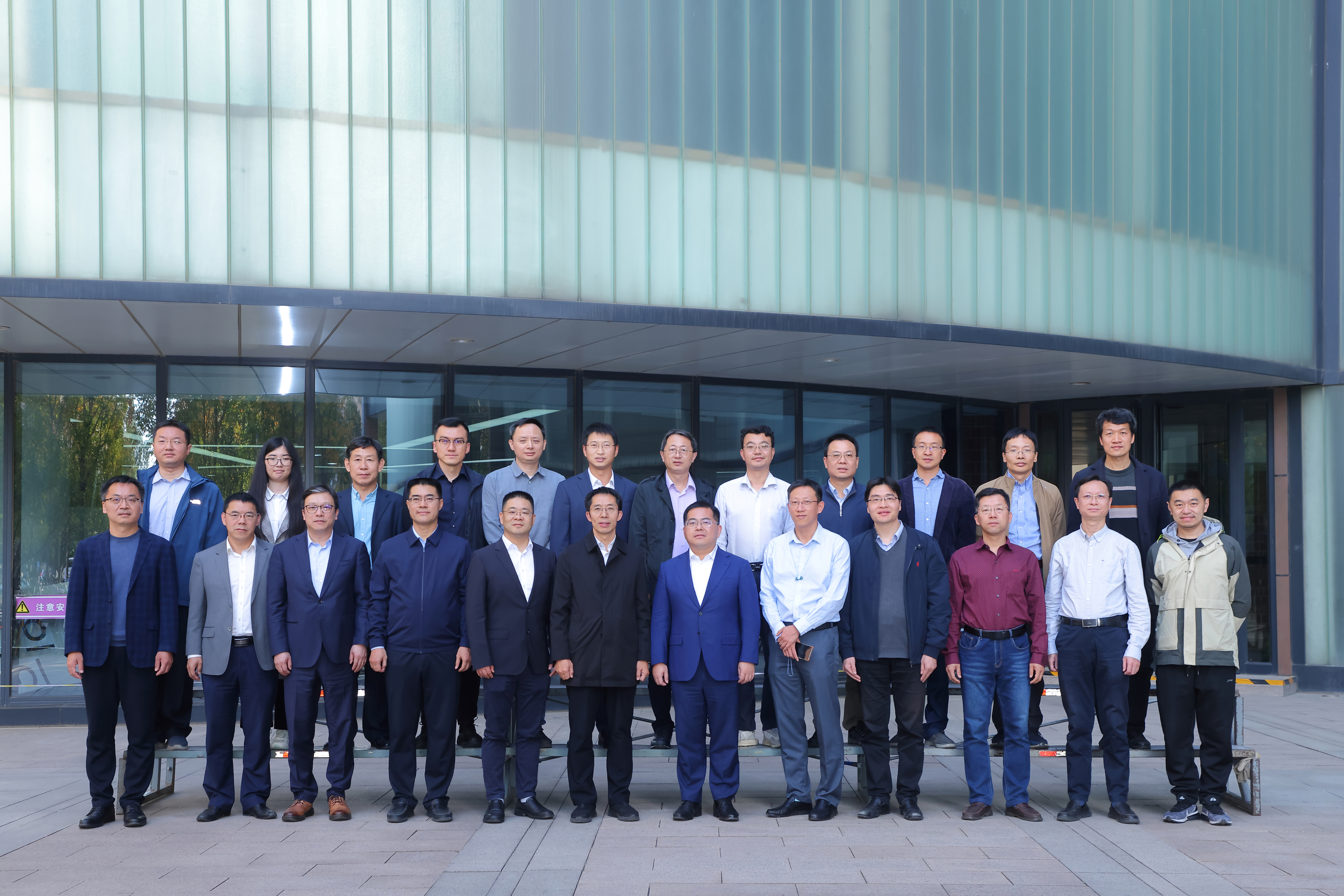 20231102-中兴通讯股份有限公司谢峻石一行访问米兰milan官方网站航天航空学院-航院-与会人员合影.JPG