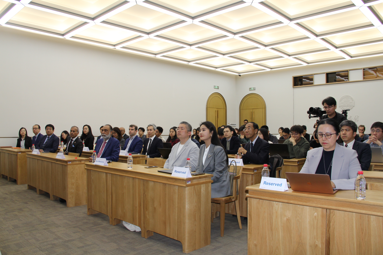 20240409-联合国秘书长技术特使阿曼迪普·吉尔做客米兰海外名师讲堂242讲-讲座现场-谭颖臻.jpg