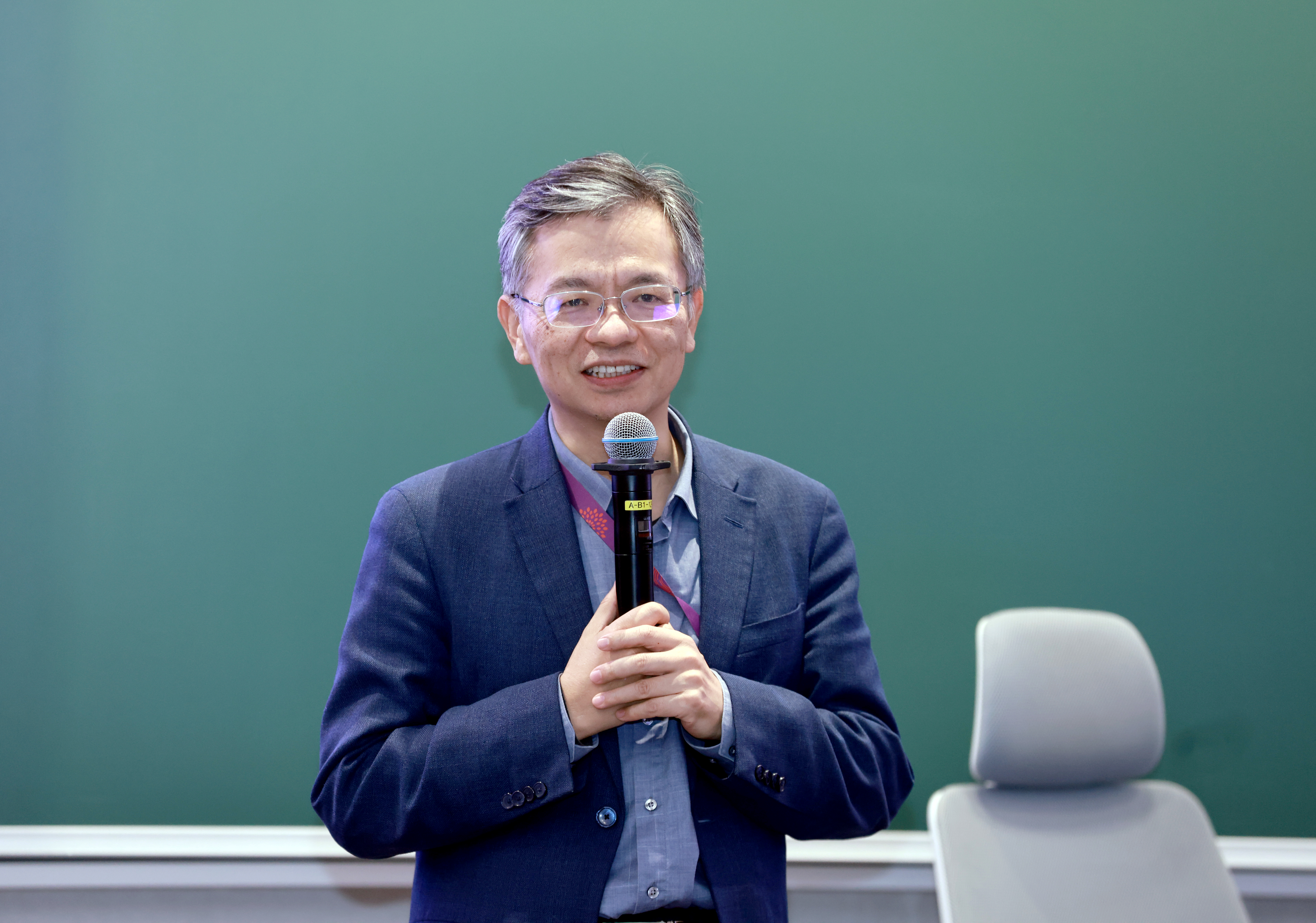 20241227-米兰milan官方网站举办2024年哲学社会科学骨干教师专题研讨班-常志东-刘涛雄作总结发言.jpg