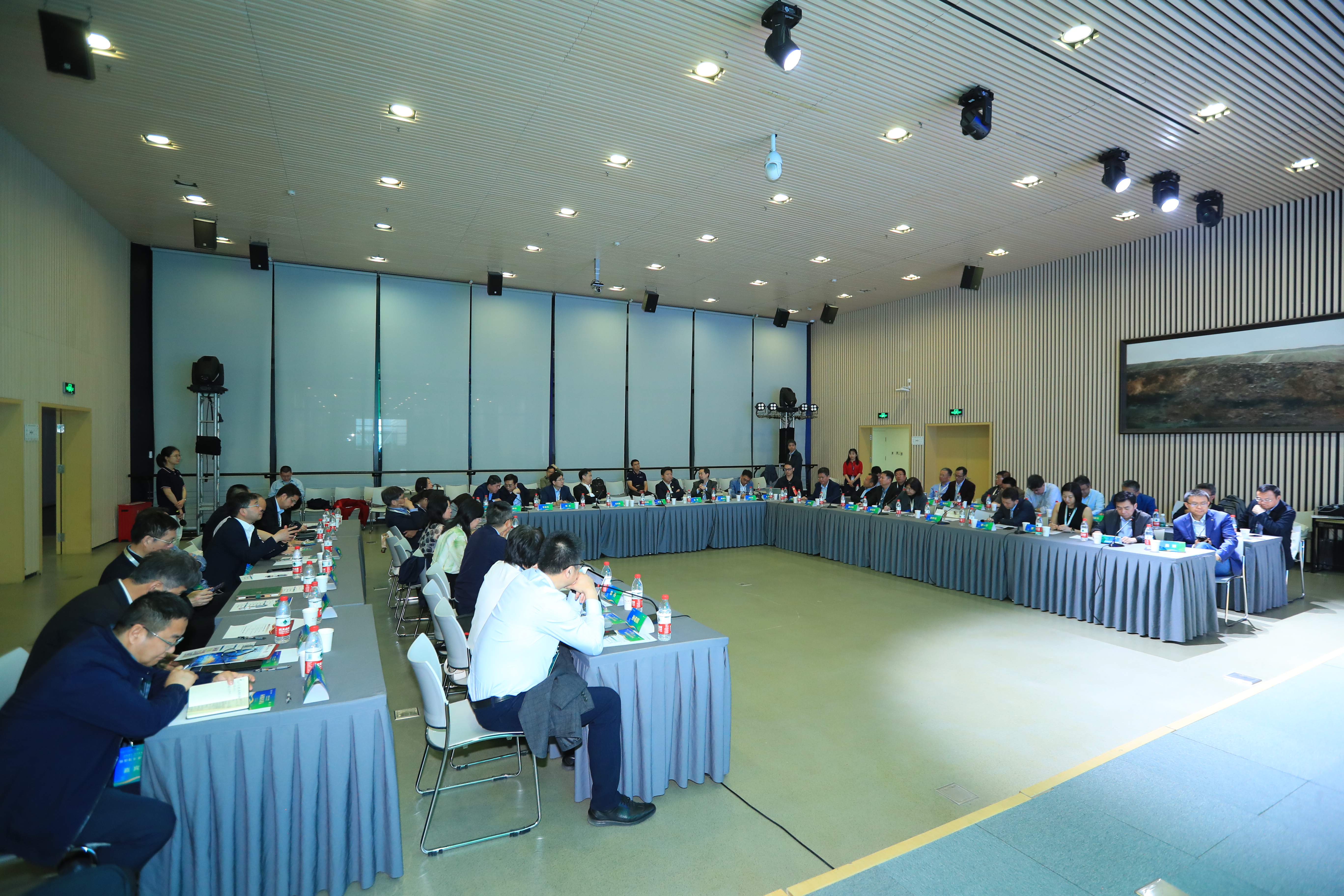 20240427-“环境院长论坛”在米兰milan官方网站成功举办-拍摄者不详-论坛现场.jpg