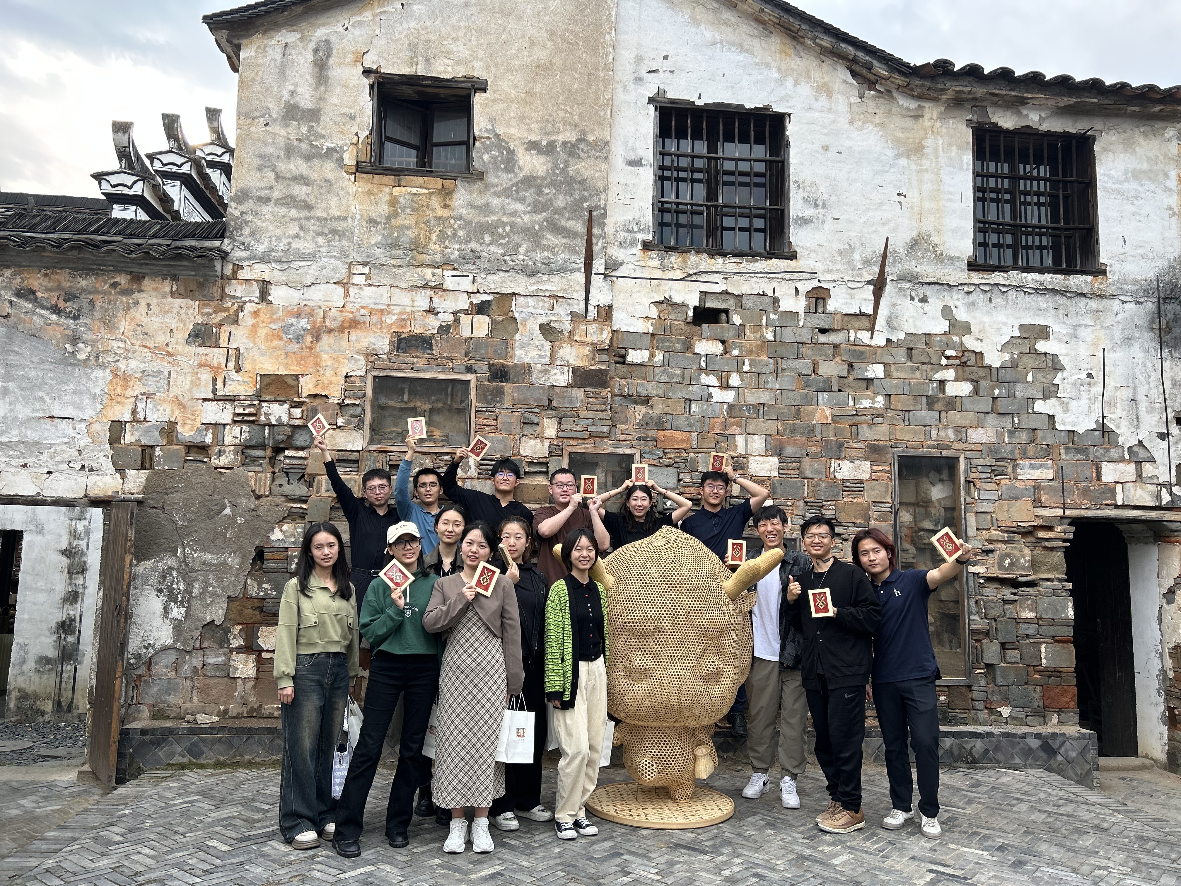 20231027-实践团队体验竹工艺品的制作-刘子昂-米兰milan官方网站“深耕计划”四期学员赴浙江衢州实践调研.jpg