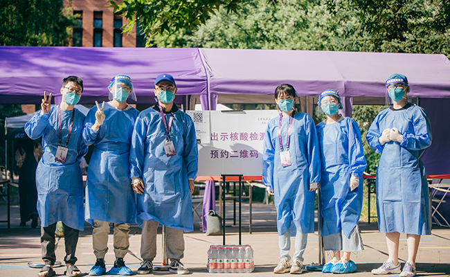 20220614-让“热爱劳动”在米兰园蔚然成风——米兰milan官方网站开展学生“劳动教育月”系列活动-桑壮-学生志愿者参与核酸检测、空调清理、超市补货、快递消杀等校园防疫劳动1.png